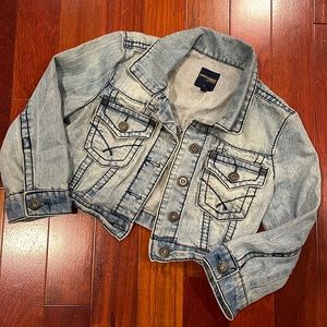 Cropped denim jacket
